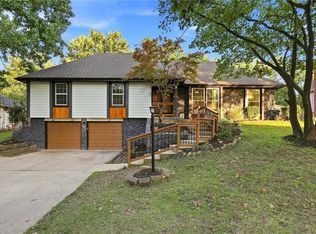 8143 NW Beaman Dr, Kansas City, MO 64151