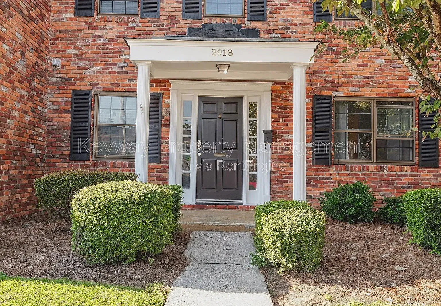 3 bed, 2.5 bath, 1676 sqft, $1,985 — Photo 2