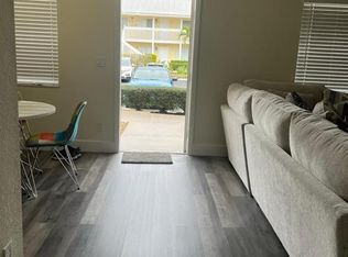 4617 Bayshore Dr APT H1, Naples, FL 34112