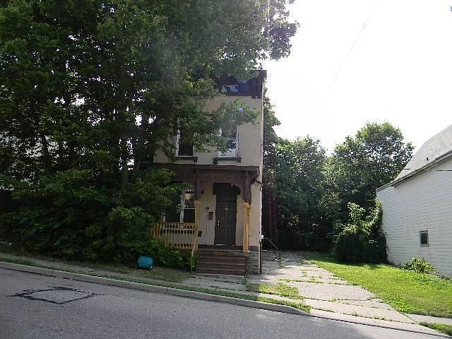 1st image of 818 Grand Ave