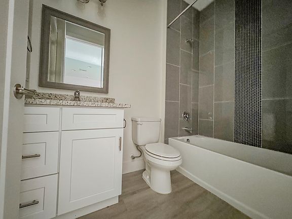 5th image of 2307 Magdalina Dr #112