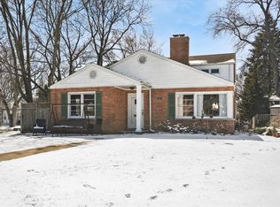 411 Pine Manor Dr, Wilmette, IL 60091