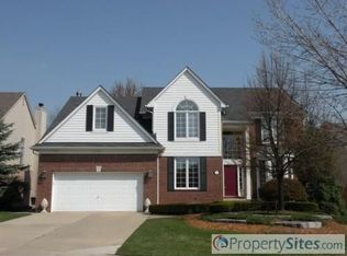 1917 Cloverdale Dr, Rochester, MI 48307