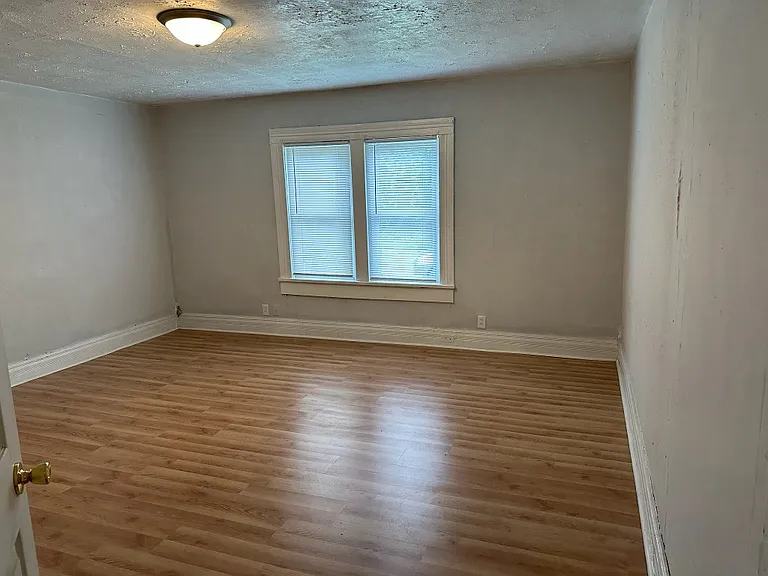 1212 S Brotherton St — Photo 2