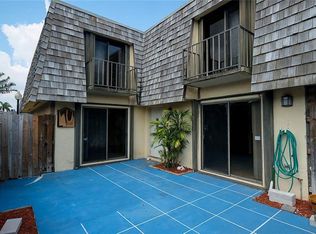 120 Woodland Rd, Palm Springs, FL 33461