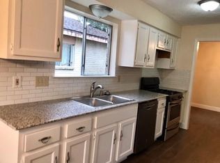 478 El Toro Ln, Webster, TX 77598