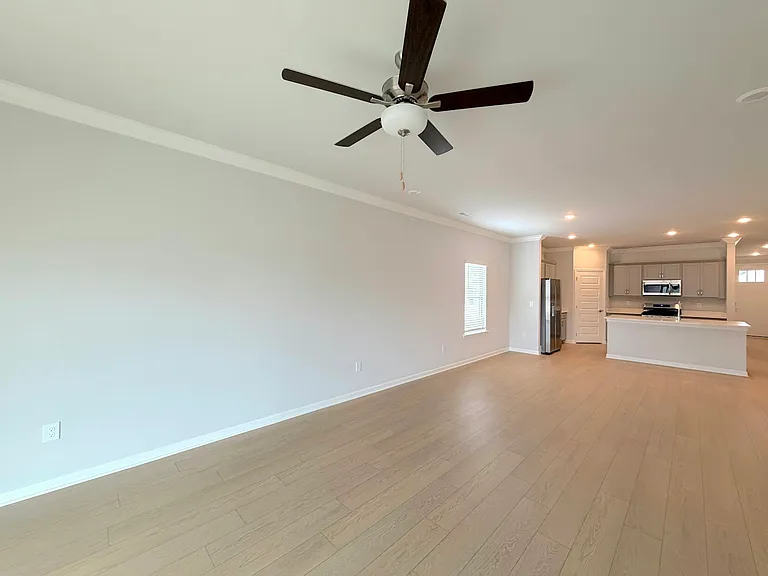 204 Stockyard Cir — Photo 10