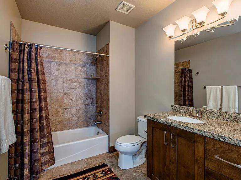 1052 W Abigail Dr — Photo 13