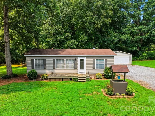 2932 Loop Rd, Lincolnton, NC 28092