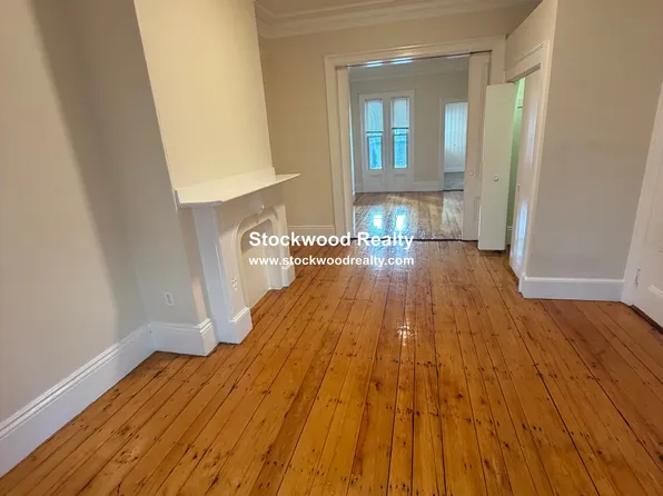 11 Gates St APT 1, Boston, MA 02127