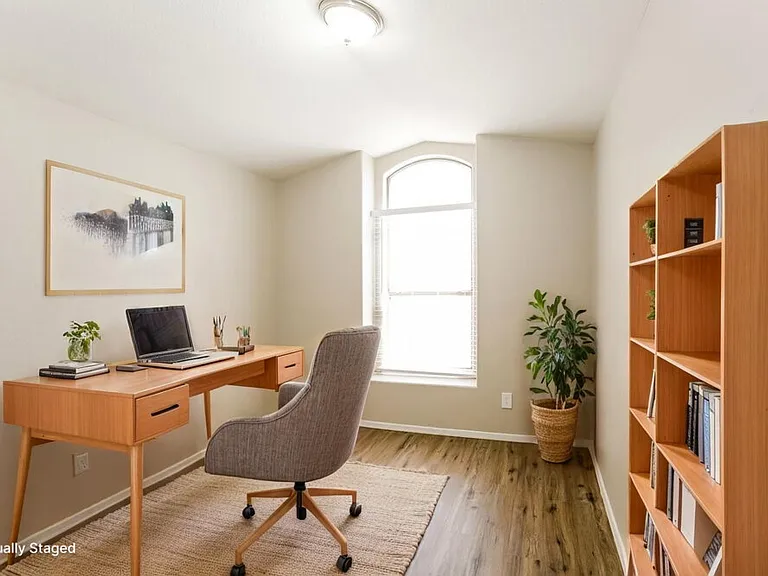 1058 S Sierra St — Photo 16