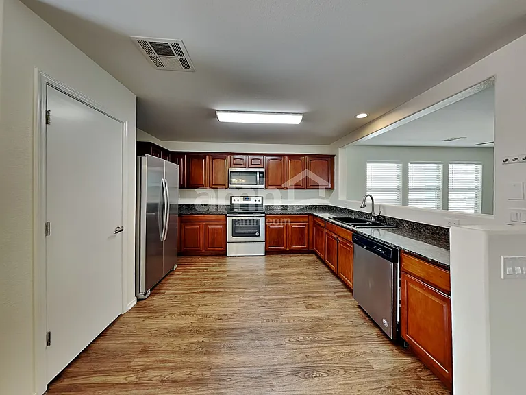 17182 N 184th Dr — Photo 3
