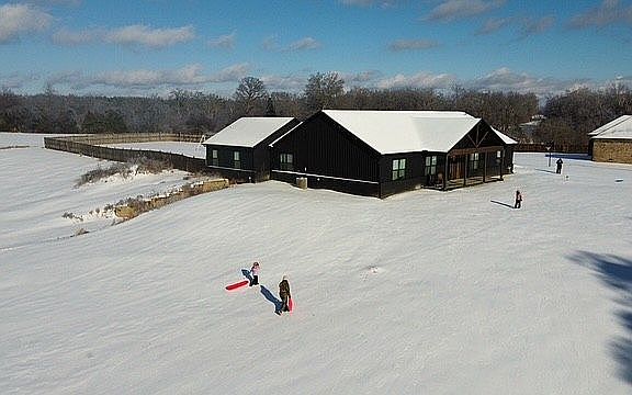 2nd image of 585 Smith Rd