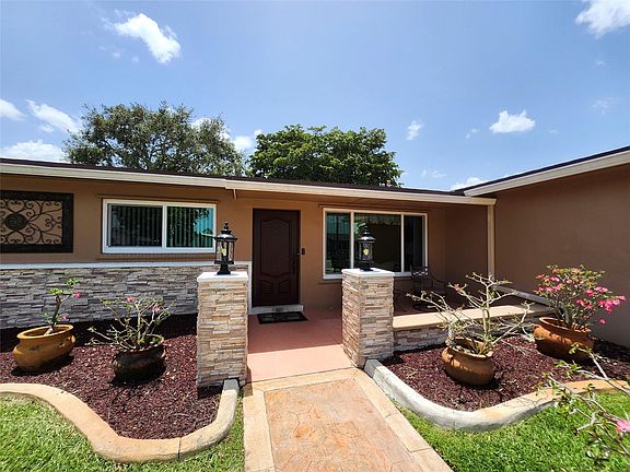 4th image of 600 NW 93rd Avenue
