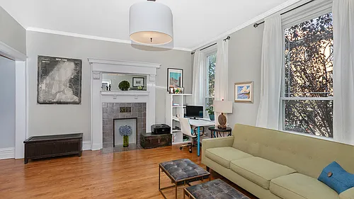 4022 N Clarendon Ave #201 Photo 1