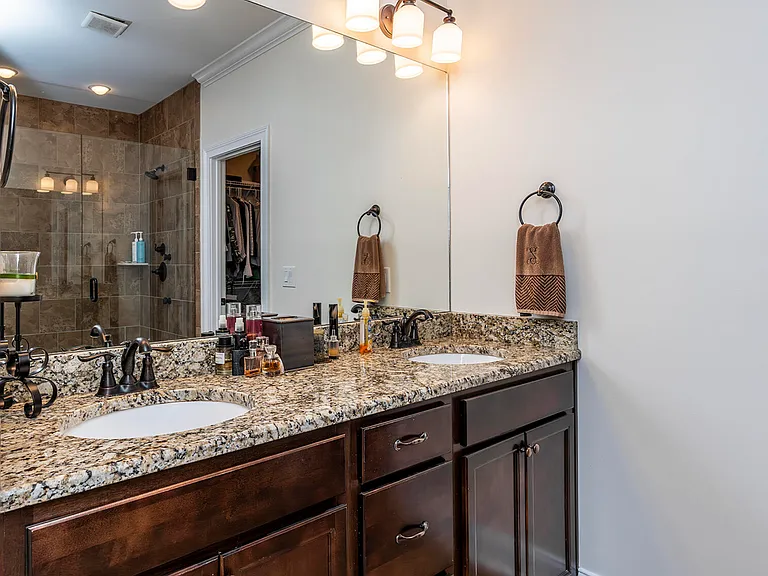 3336 Beacon St — Photo 11