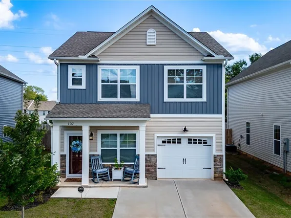 107 Highland Park Ct, Easley, SC 29640