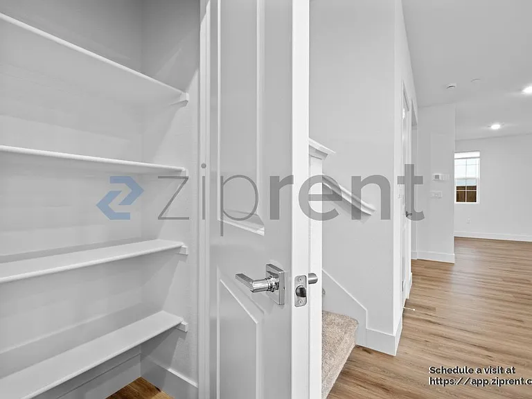 5694 Loray Ln — Photo 13