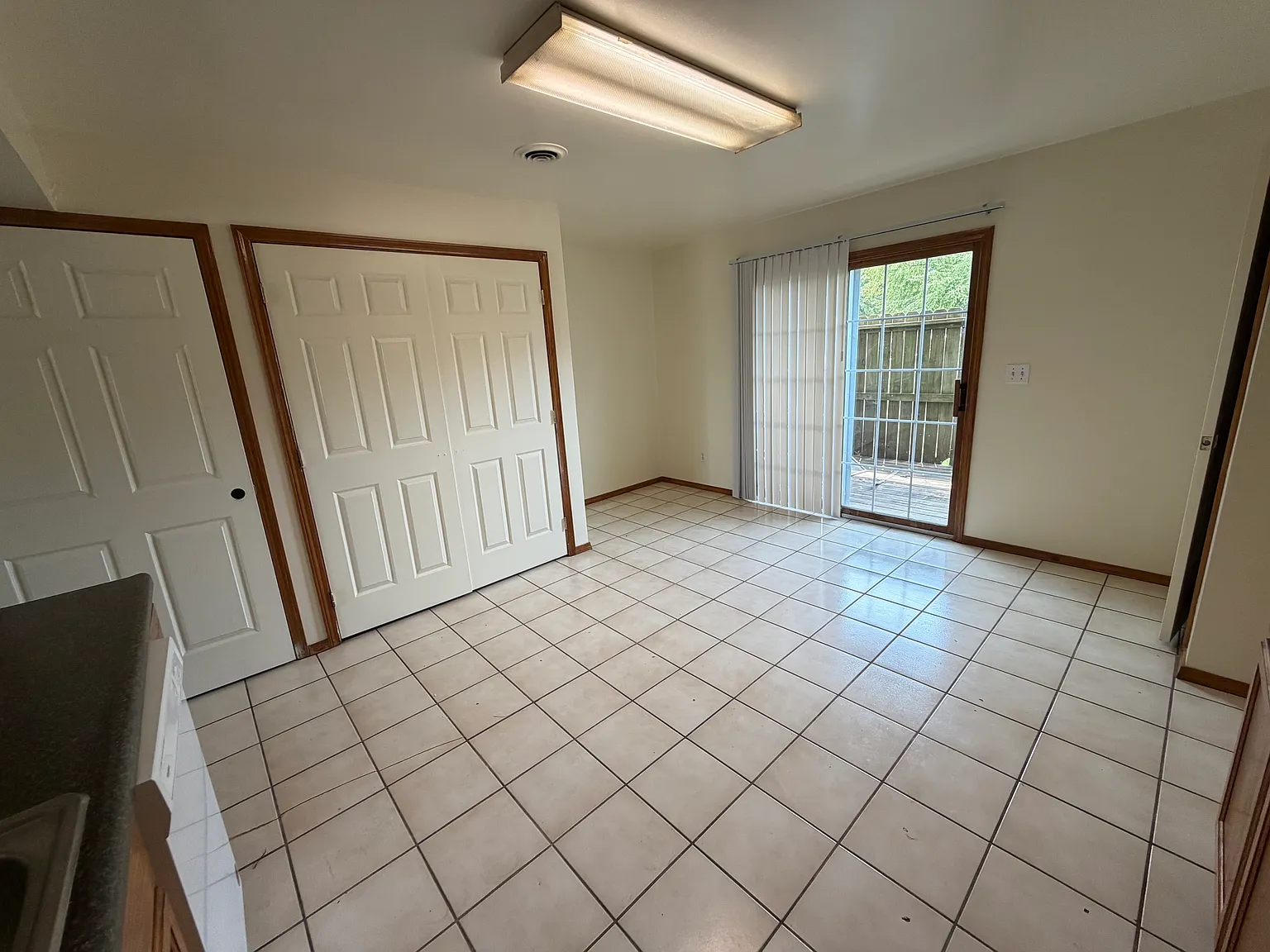 1205 E Grand Ave — Photo 4