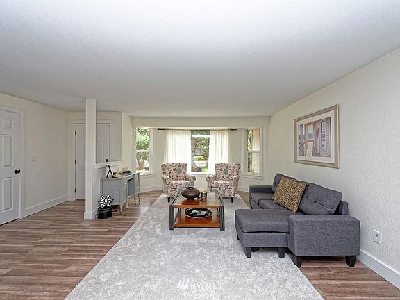 5th image of 8513 188th Street Ct E