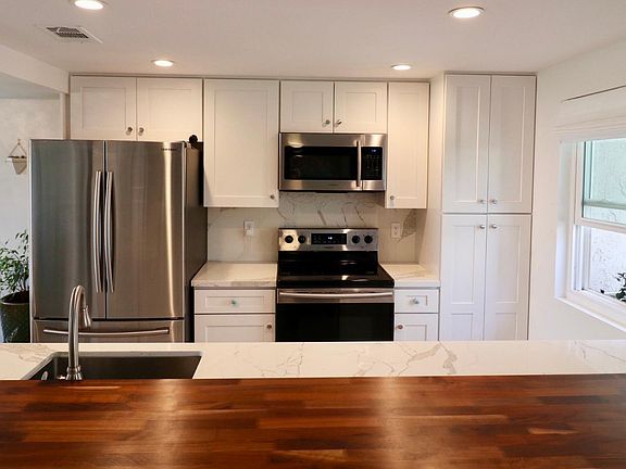 Lovely remodeled kitchen.