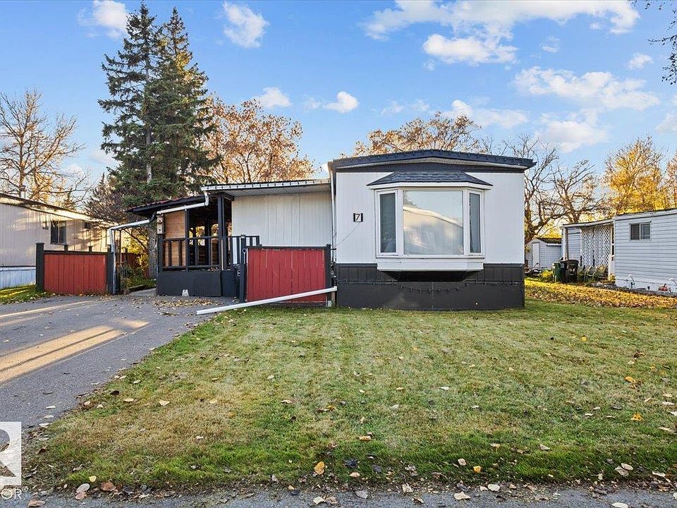 1st image of 7 Keyhole Cres NW
