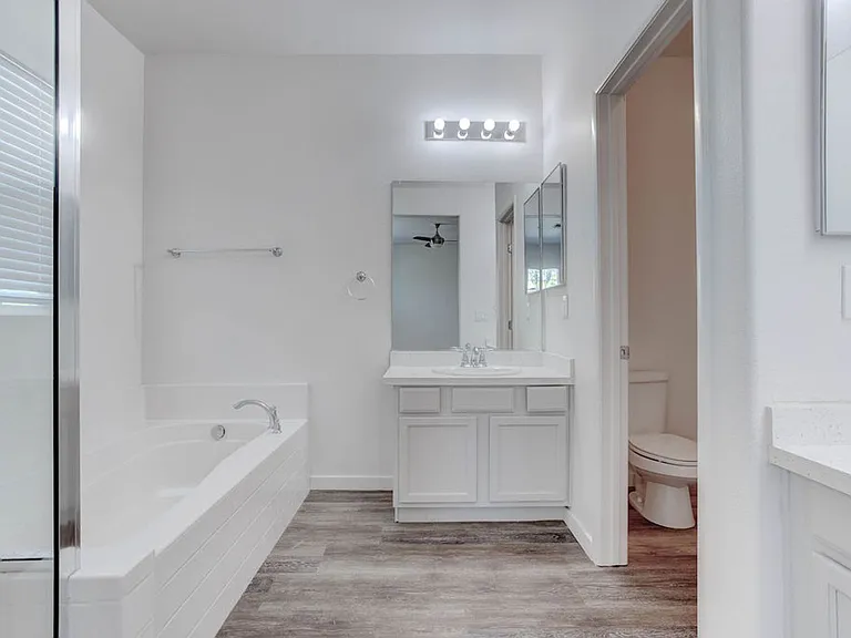 2049 Rockburne St — Photo 30