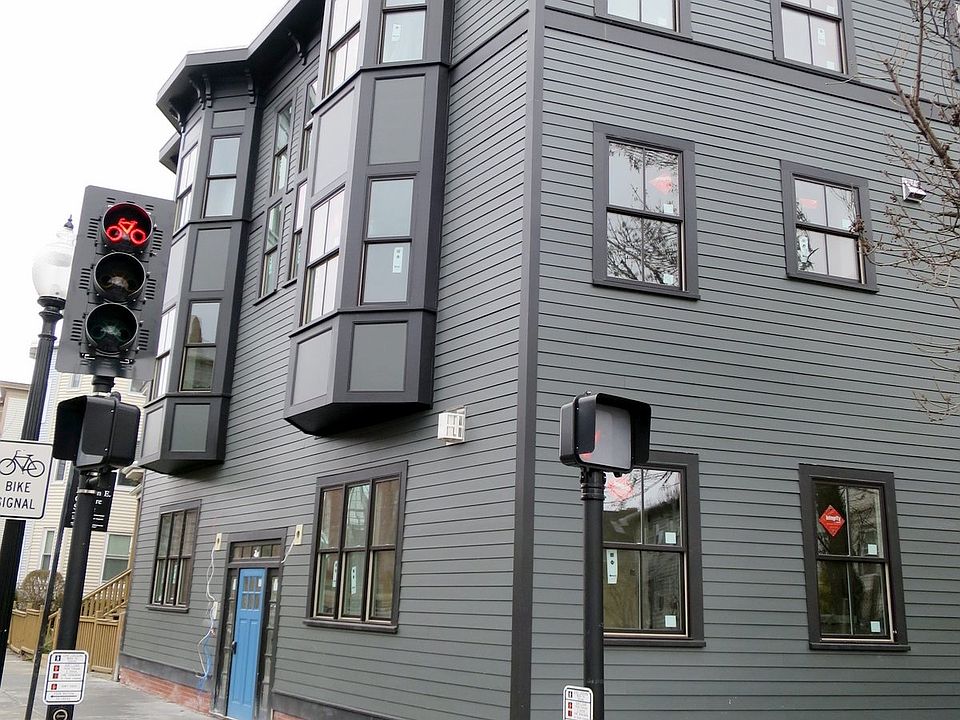 2nd image of 181 Putnam Ave #1E