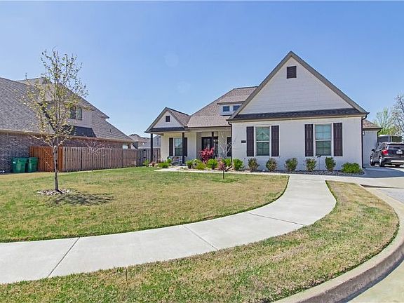 5th image of 292 Santa Teresa Pl