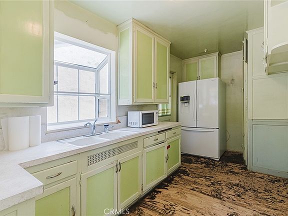 5th image of 4518 Ocean View Blvd