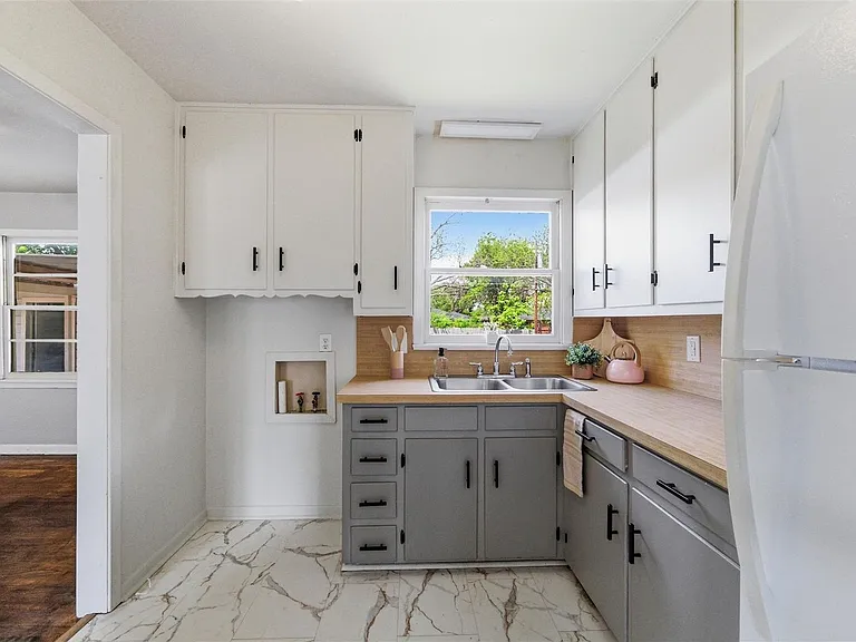 1308 Rose Ave — Photo 18