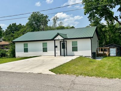 702 E Main St, California, MO, 65018