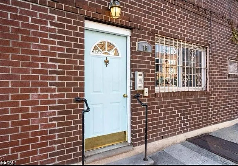 75 Palisade Ave — Photo 2