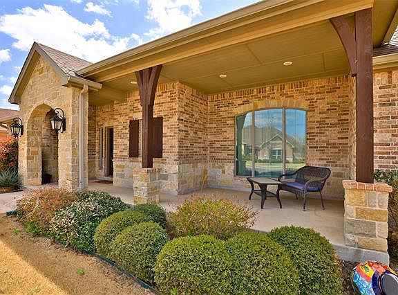 2nd image of 501 Benelli Dr