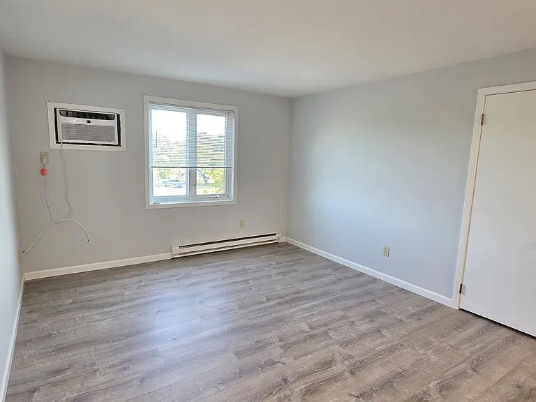 421 1st Ave E #225 — Photo 1