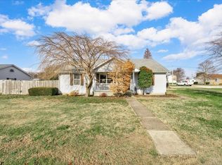 610 9th St, Grandview, IN 47615