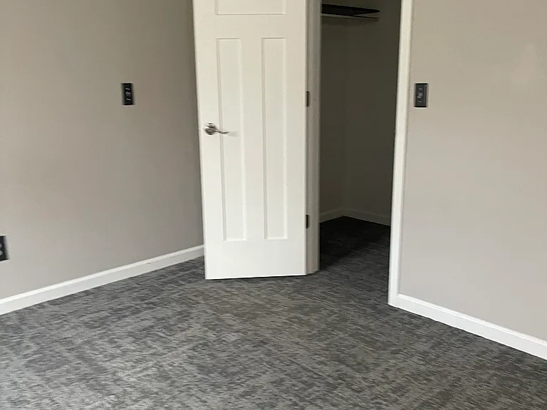 3217 S 131st Cir — Photo 14