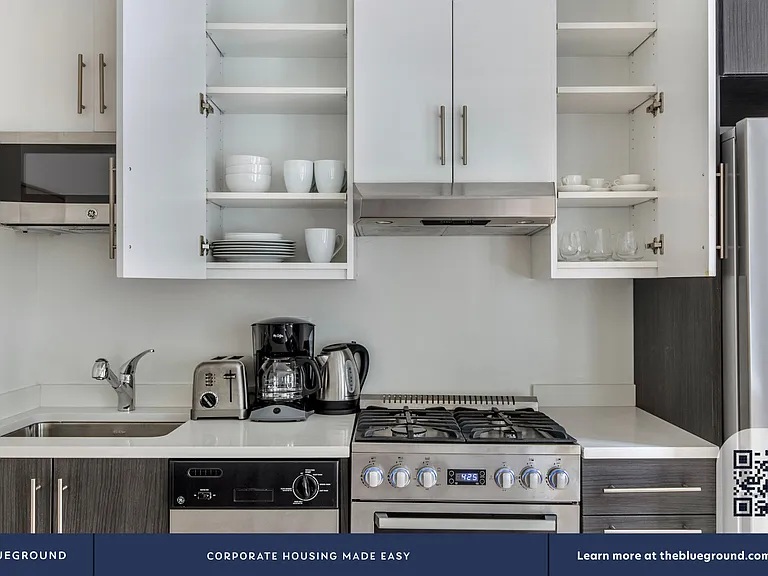 360 W 34th St #5E — Photo 10