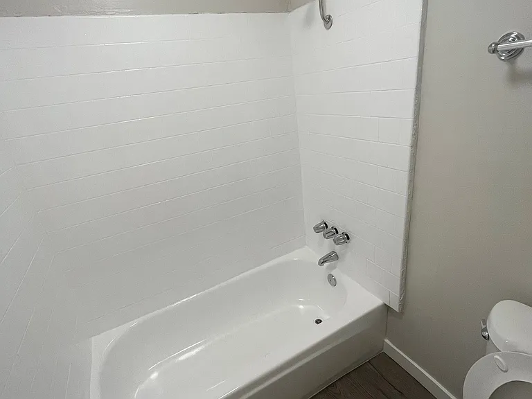 VILLA SANTA FE APARTMENTS — Photo 22