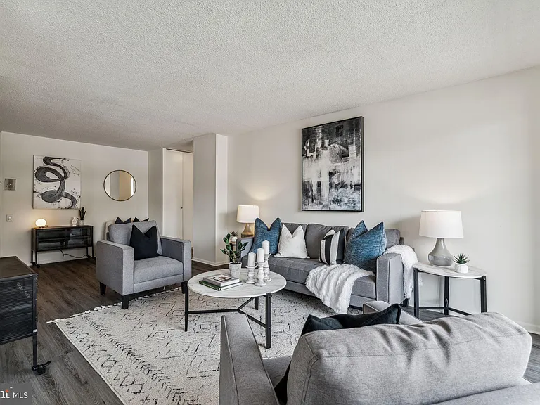 1326 Spruce St #42-1503 — Photo 4
