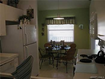 3rd image of 225 Robin Hood Cir Unit 204