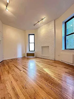 Rented by Bond New York | media 8