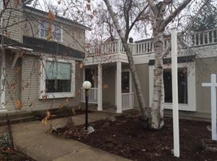 21 N 2nd St, Geneva, IL 60134