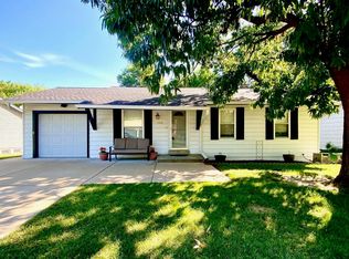 2488 Pheasant Run Dr, Maryland Heights, MO 63043