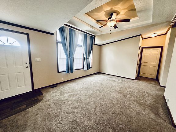 5th image of 9751 Russell St #339