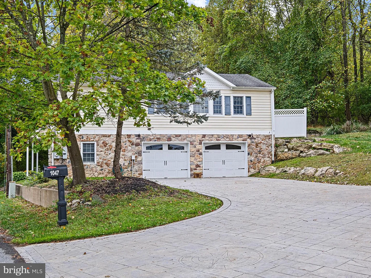 1047 Yorklyn Rd photo 1