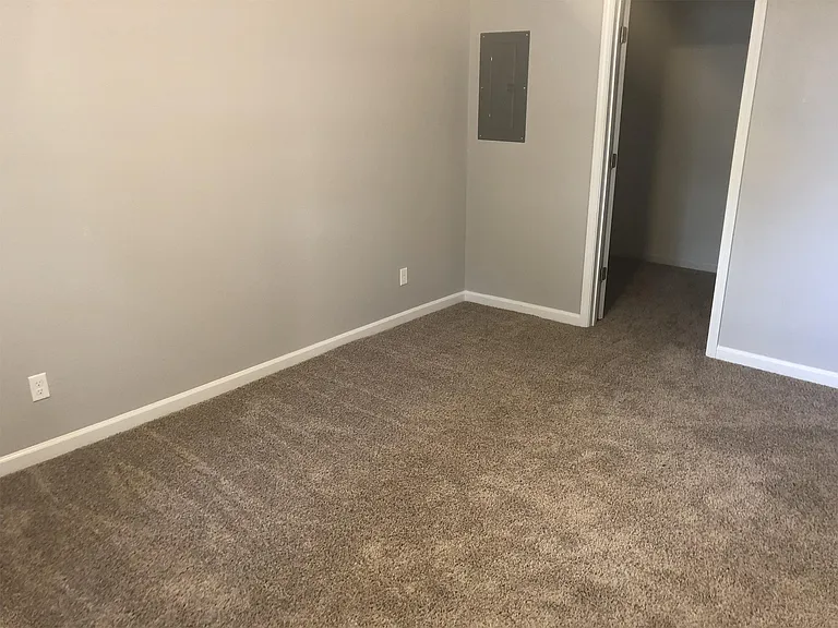 8285 Center Dr — Photo 4