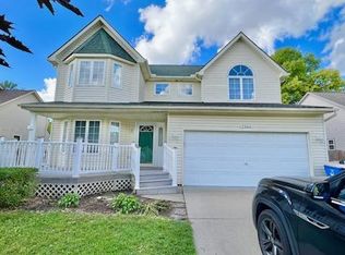 2864 Reflection Ave, Waterford, MI 48328