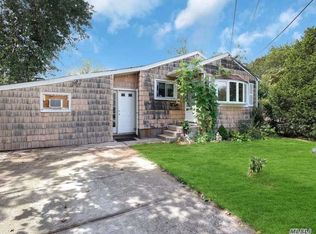 1228 Fairbanks Ave, Bay Shore, NY 11706