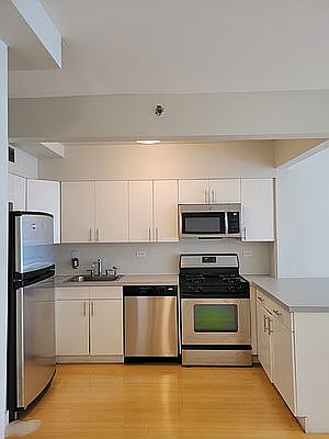 5th image of 252 E 2nd St APT 4B